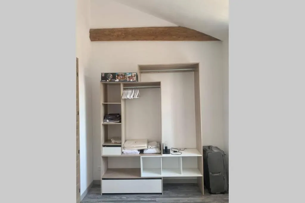 La Providence, Surplombant La Ville Montbrison